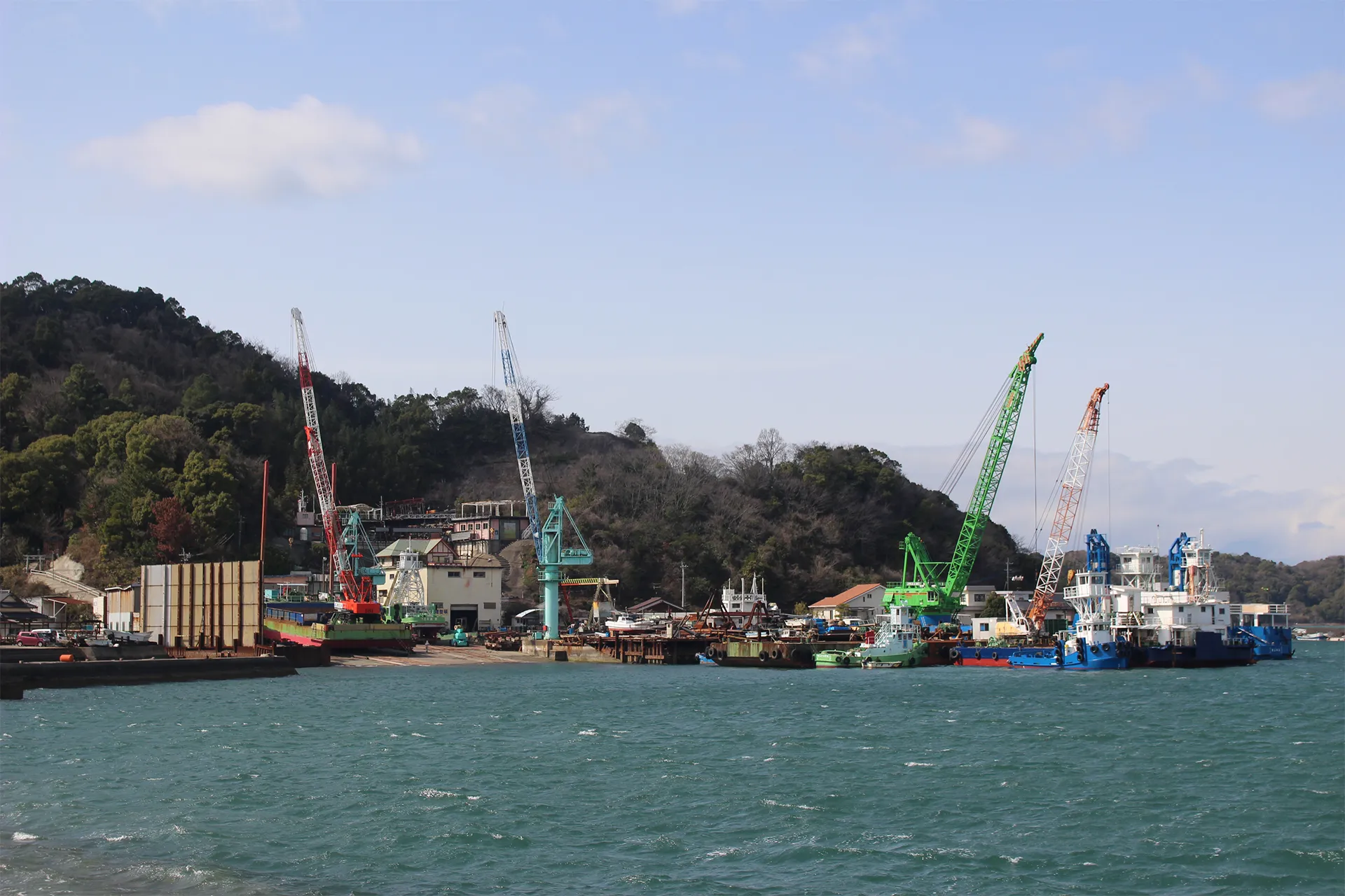 海から見た株式会社永木造船鉄工所